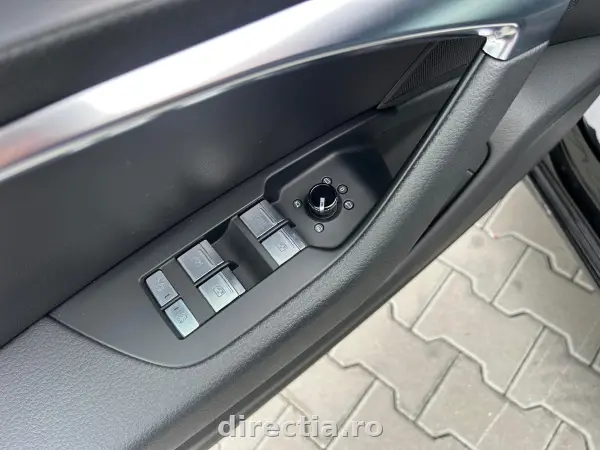 Poza anunț 32
