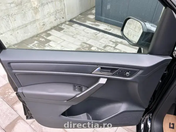 Poza anunț 12