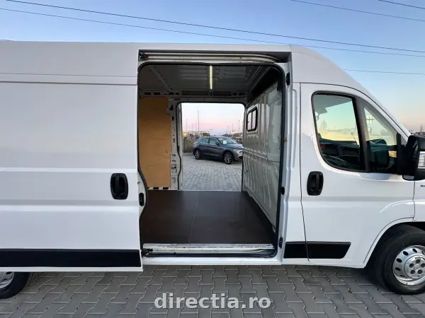 Poza anunț 12