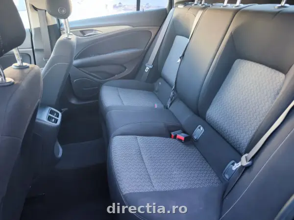 Poza anunț 12