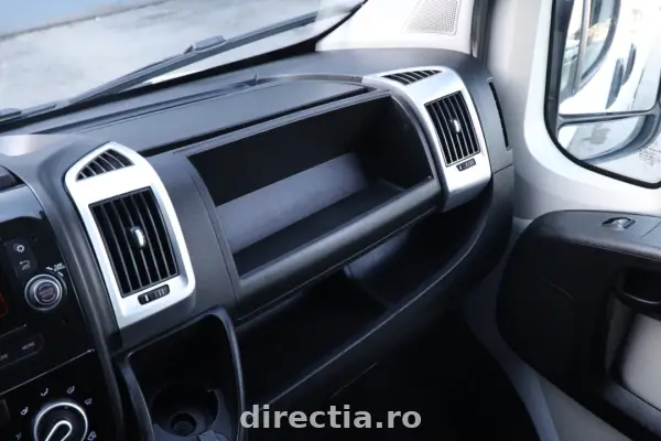 Poza anunț 12