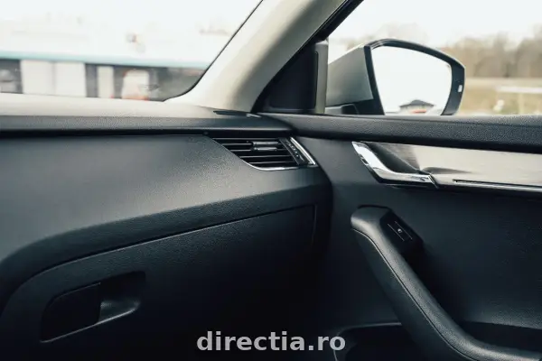 Poza anunț 12