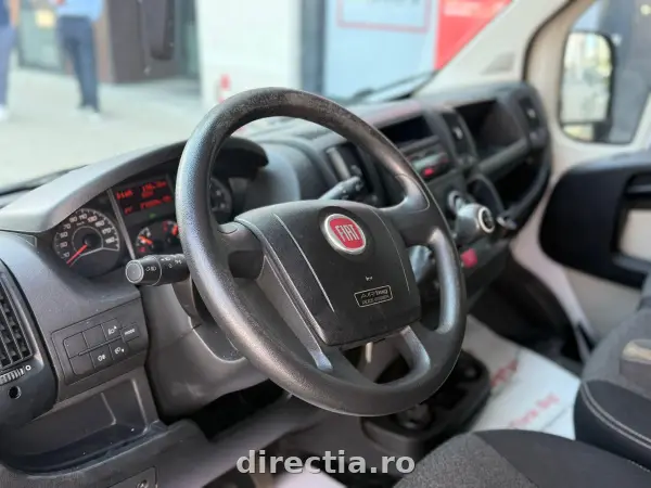 Poza anunț 12