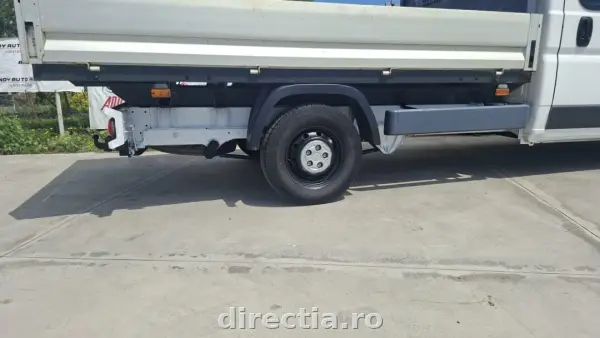 Poza anunț 12