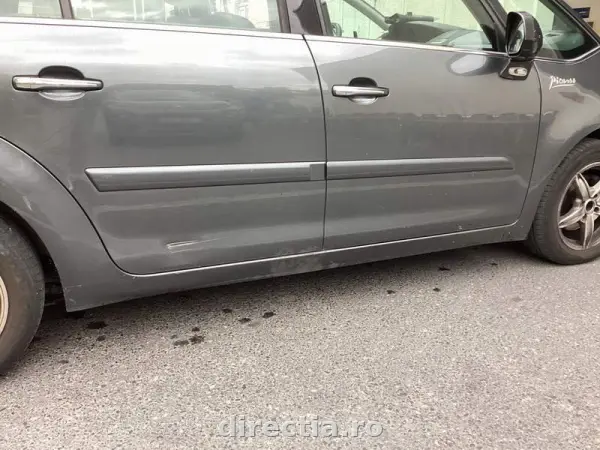 Poza anunț 12
