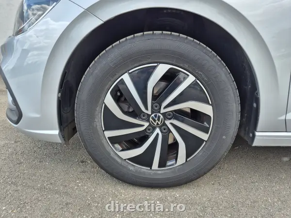 Poza anunț 12