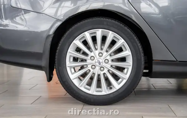 Poza anunț 12