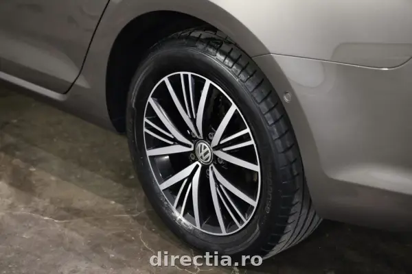 Poza anunț 32