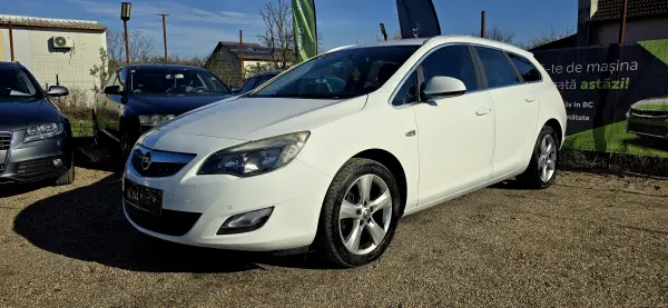 Opel Astra J an 2012 motor 1700 cm3 diesel euro 5
