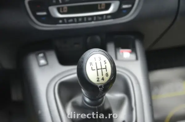 Poza anunț 36