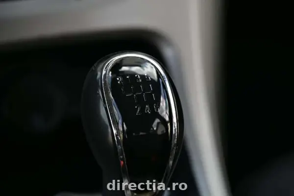 Poza anunț 12