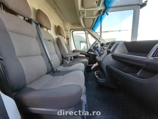 Poza anunț 12