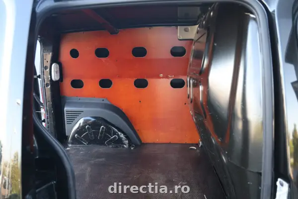 Poza anunț 24