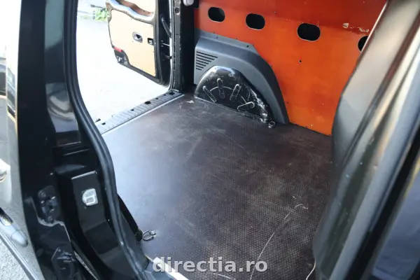 Poza anunț 23