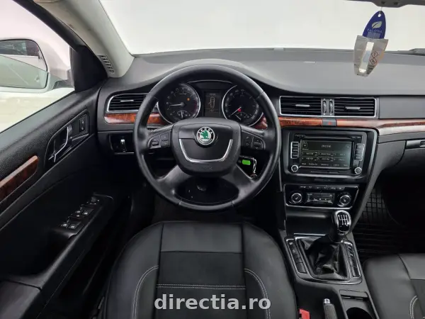 Poza anunț 12