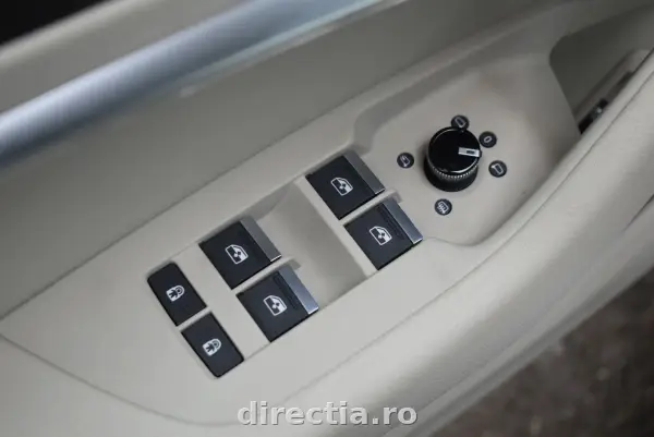 Poza anunț 12