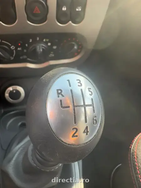 Poza anunț 12