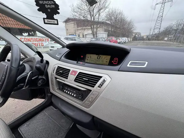 Poza anunț 24