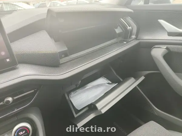 Poza anunț 12