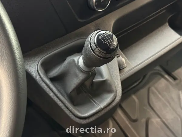 Poza anunț 12