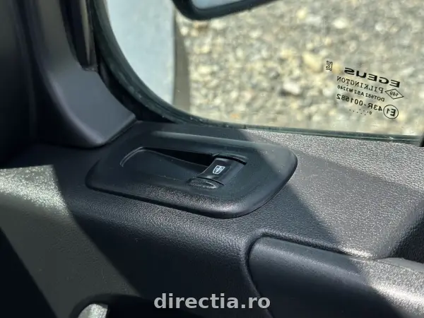 Poza anunț 24