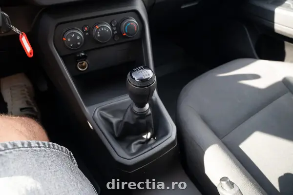 Poza anunț 12