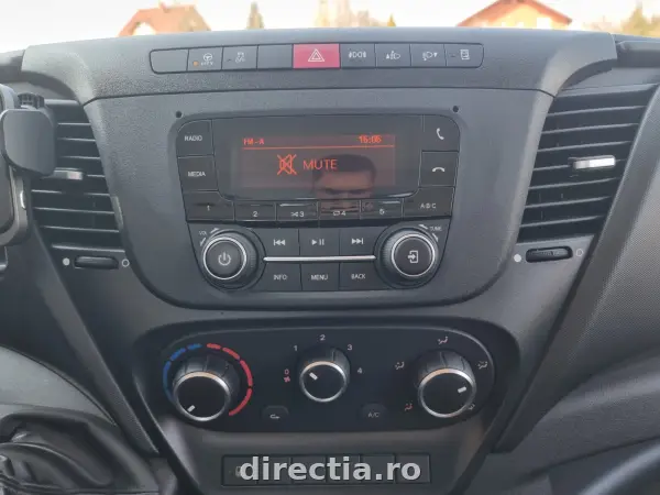 Poza anunț 12