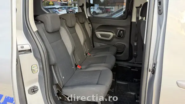 Poza anunț 12