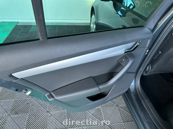 Poza anunț 18
