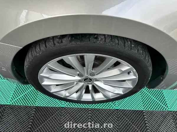 Poza anunț 24