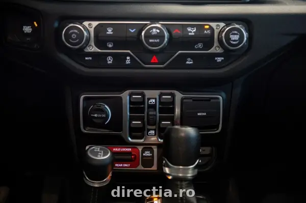 Poza anunț 25
