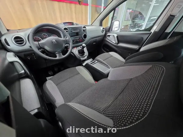 Poza anunț 12